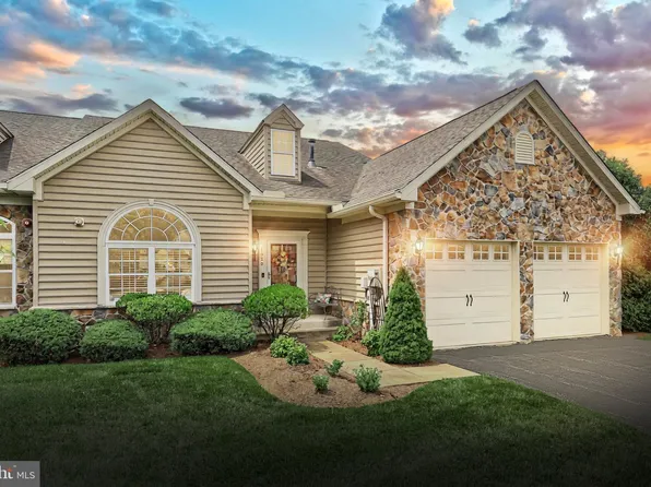 1028 Stream View Ln, York, PA 17403