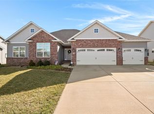 716 Merrifields Dr, O Fallon, IL 62269