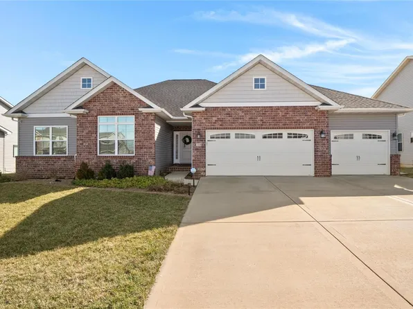 716 Merrifields Dr, O Fallon, IL 62269