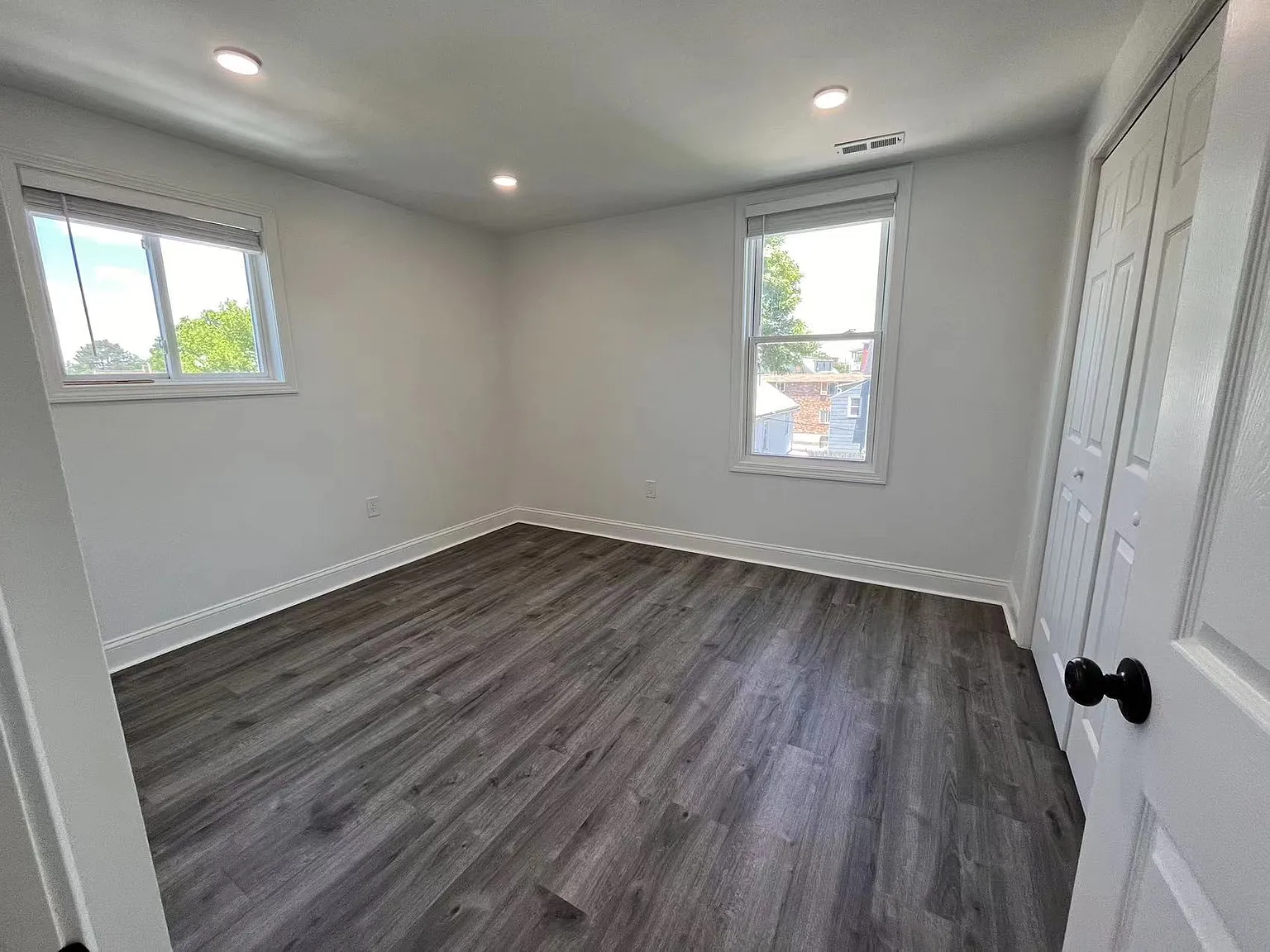 2 bed, 983 sqft, $3,400 — Photo 3