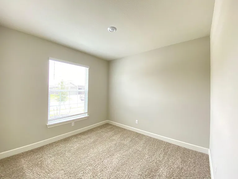2109 Atwood Dr — Photo 3