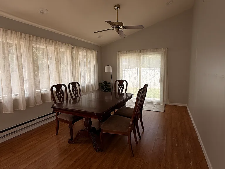 32 Waverly Dr W — Photo 6