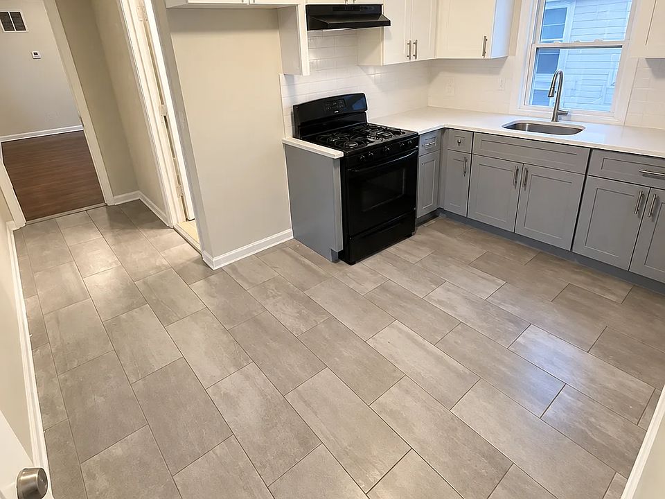1st image of 129-131 Maple Ave #3
