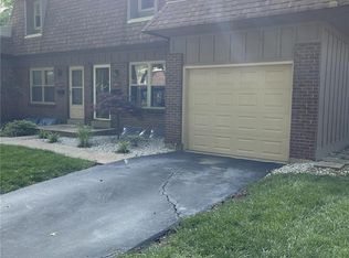 11822 Sologne Ct, Maryland Heights, MO