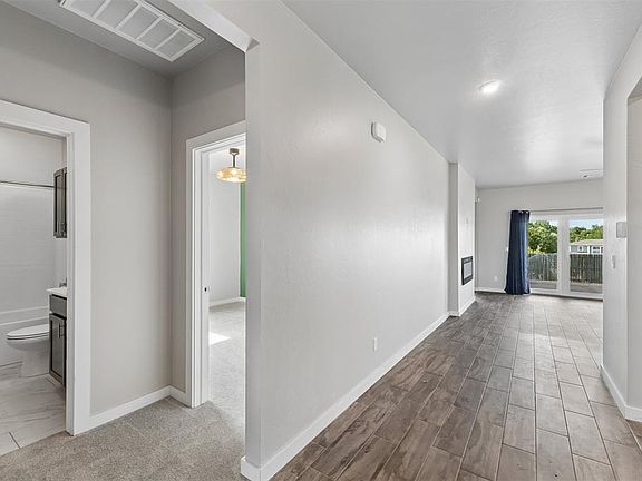 4th image of 613 NW 182nd St