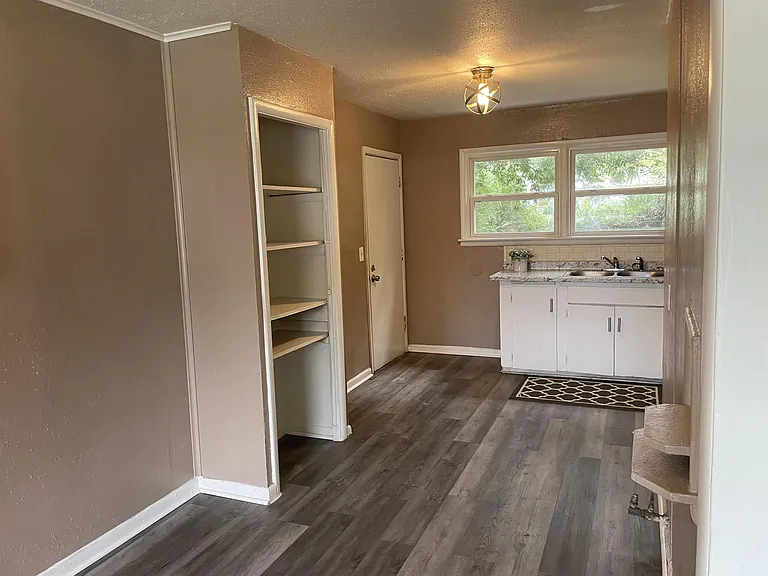 4331 N Frankfort Pl — Photo 8