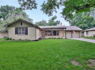 5635 Park Holw, Wichita, KS 67208
