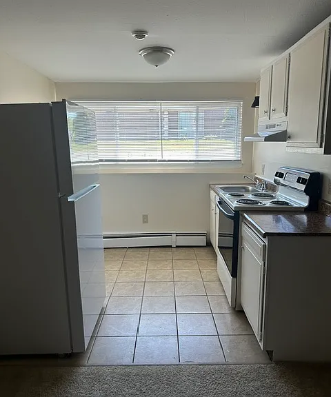 2060 Warwick Ave #2 — Photo 3