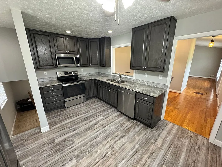 8016 Broadfern Dr — Photo 12