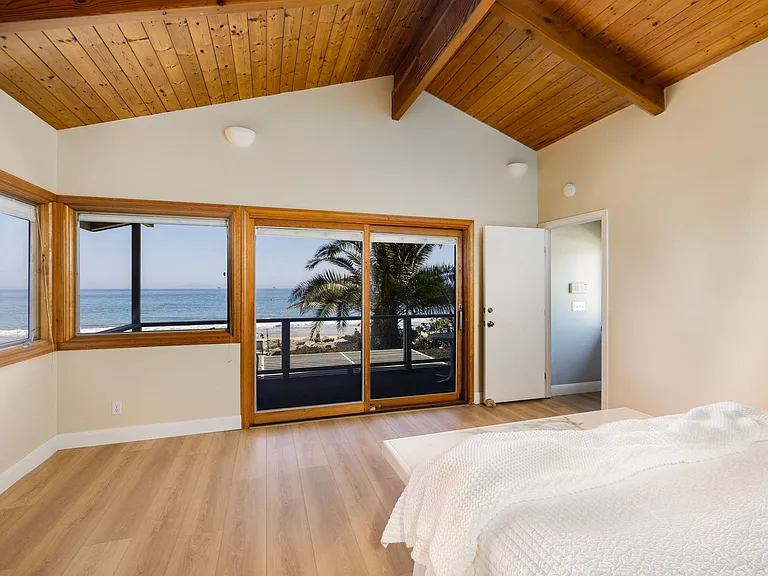 4499 Del Mar Ave — Photo 18