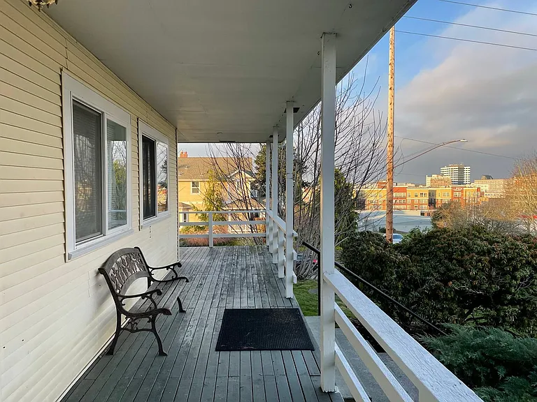 3202 Grand- 5 Unit — Photo 16