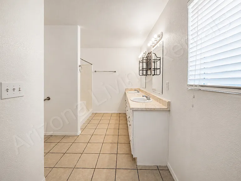 3425 N Yuma St — Photo 17