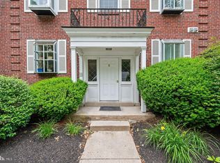 922 Montgomery Ave APT E2, Bryn Mawr, PA 19010