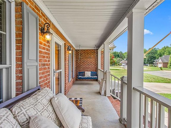 4th image of 103 Somerset Ct