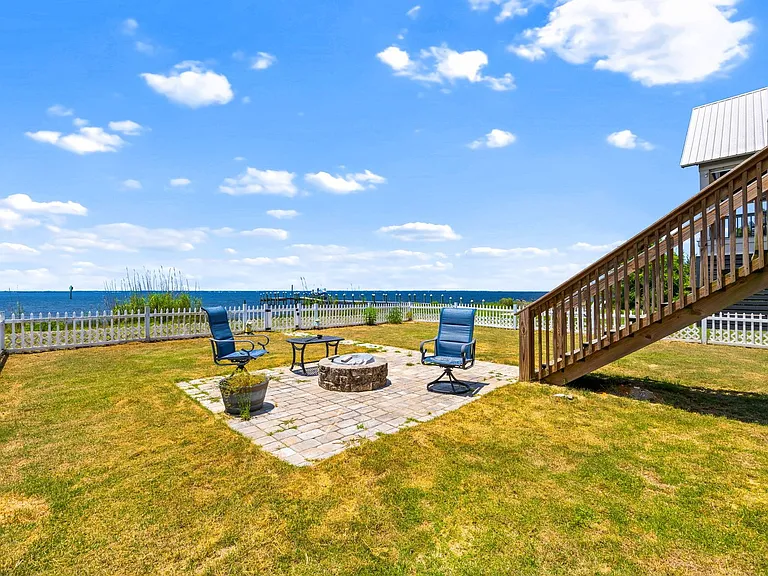 486 Beatrice Point Rd — Photo 29