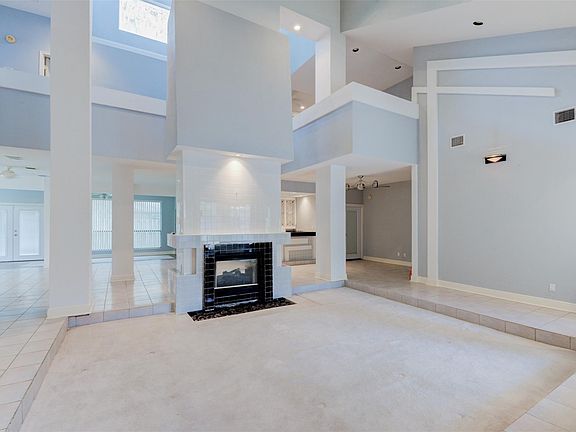 5th image of 4003 E Valley Dr