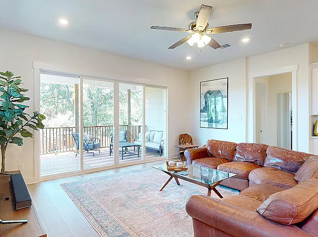 4 bed, 3.5 bath, 2386 sqft, $3,650 — Photo 2