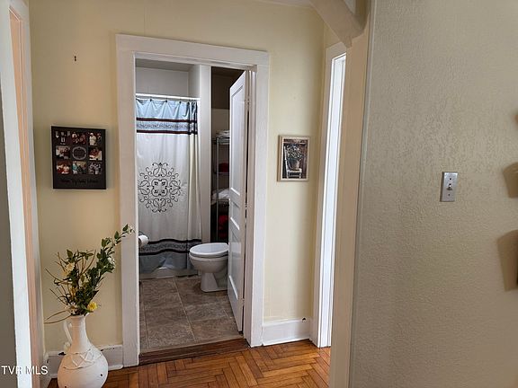 5th image of 9629 Meade Rd