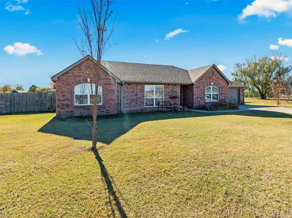 13030 Brookside Dr, Claremore, OK 74017
