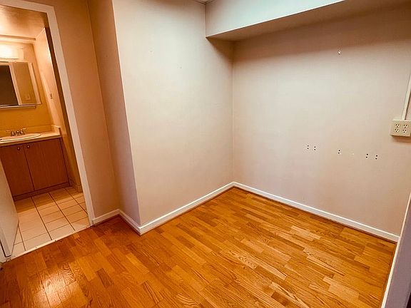 5th image of 604-36 S Washington Sq APT 2708