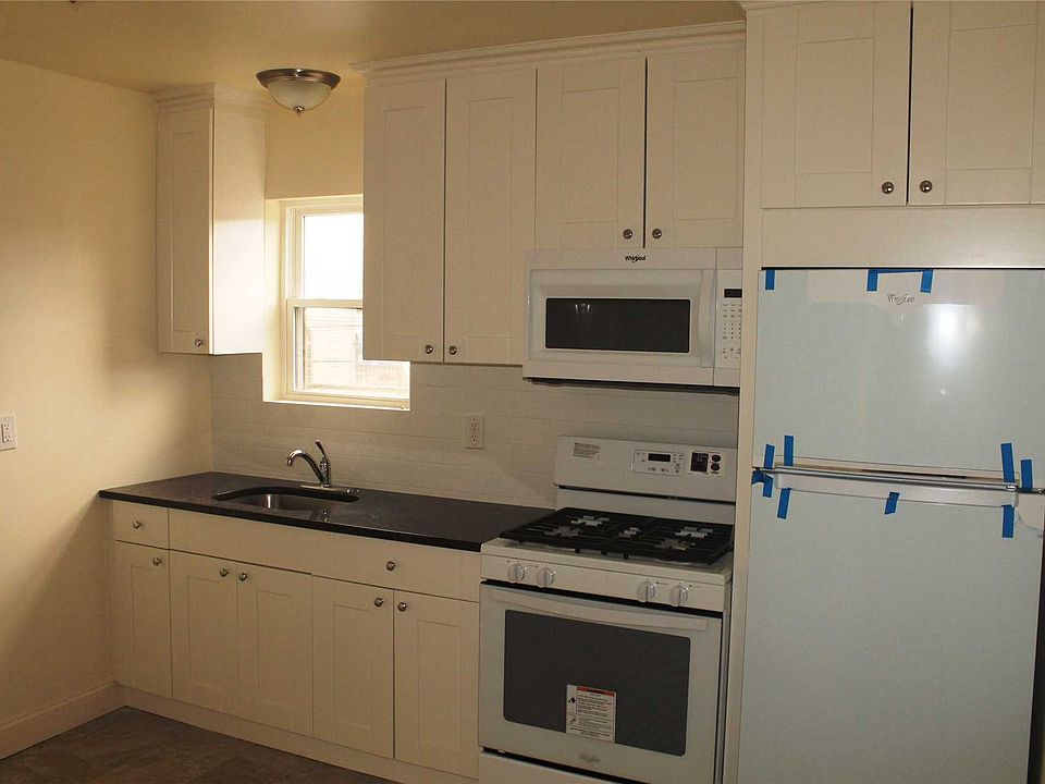 1st image of 918 Hempstead Tpke APT 2