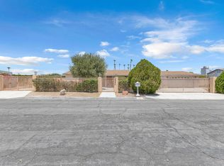 1880 Sharon Rd, Palm Springs, CA 92262