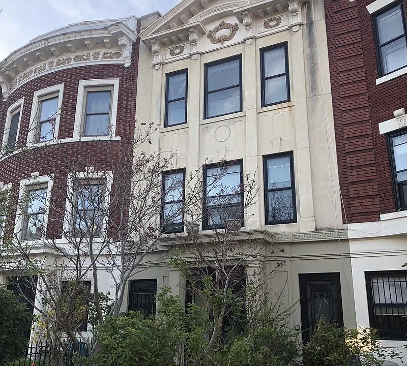 Building Photo 3