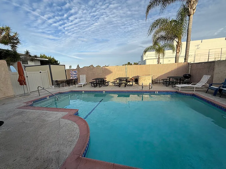 Palin Cir — Photo 3