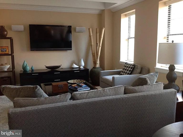 1701 Locust St #15-1402 — Photo 3