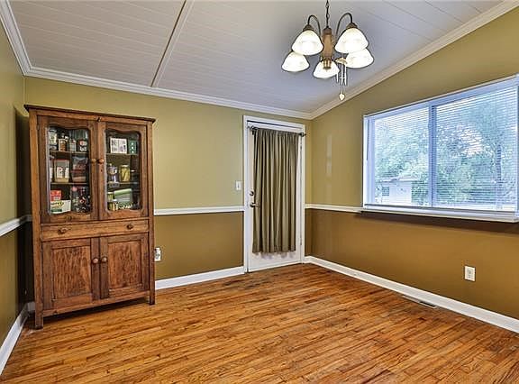 4th image of 506 2nd Ave S