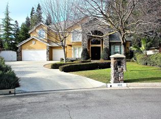 883 E Country View Cir, Fresno, CA 93730