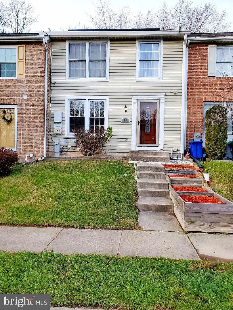 3 bed, 2.5 bath, 1720 sqft, $2,450 — Photo 1