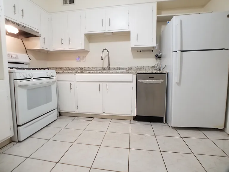 1000 Alvarado Dr SE #A — Photo 14