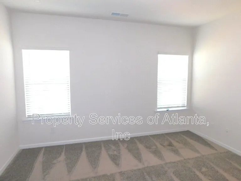 523 Ryan Ct — Photo 14