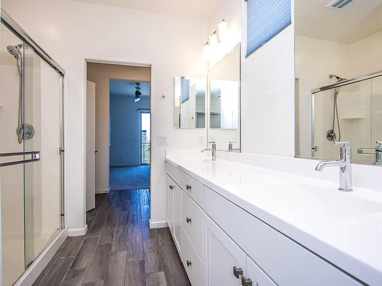 3rd Floor, Master Bathroom