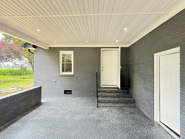 215 Newton Ln — Photo 12