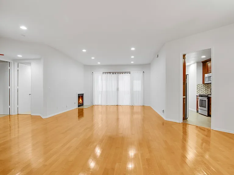 11628 Montana Ave #207 — Photo 11