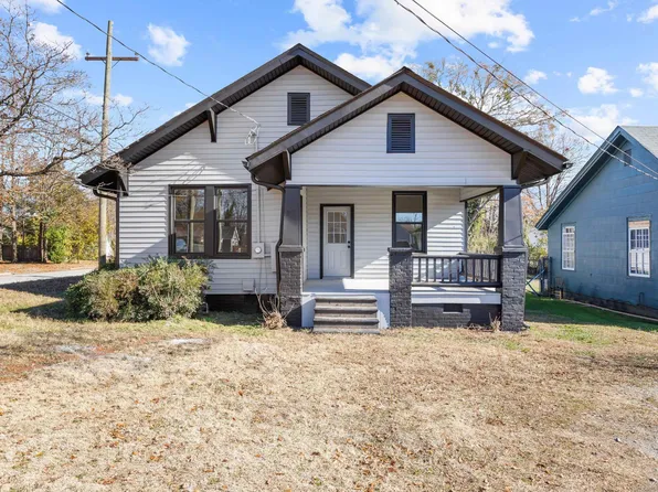 20 8th St, Greer, SC 29651