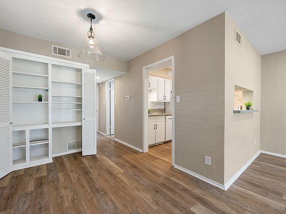 2nd image of 2425 Ashdale Dr APT 29