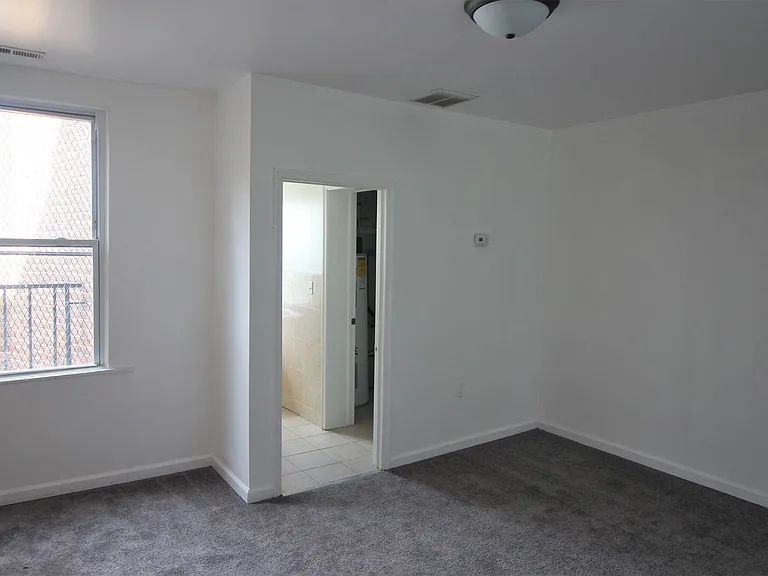 2516 N. Charles St. — Photo 11