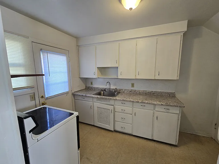 251 Madison St — Photo 5