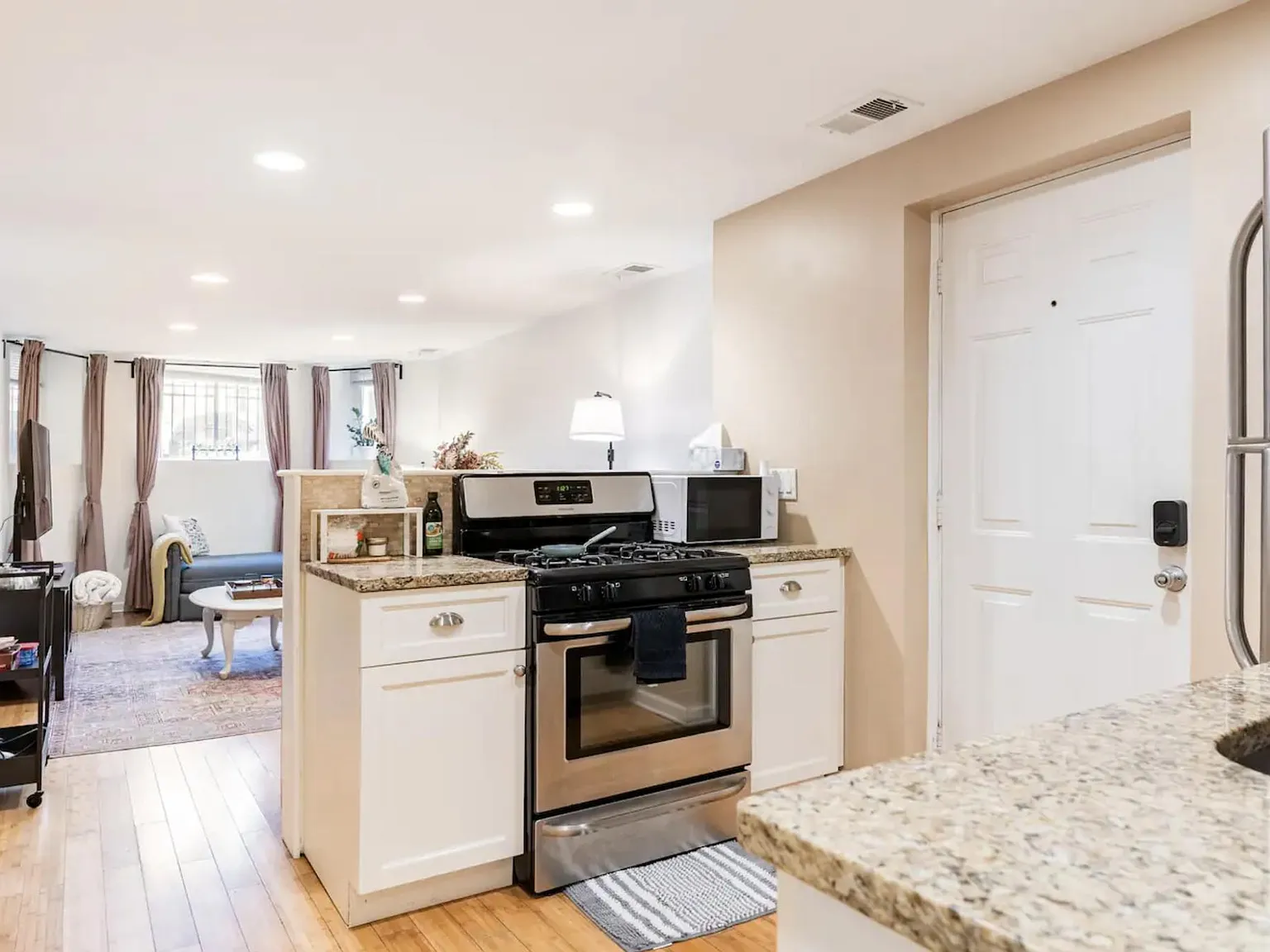 2434 N Albany Ave — Photo 3