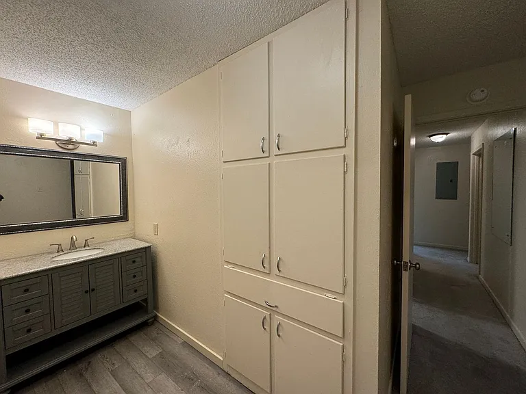 605 Bellaire Dr — Photo 22