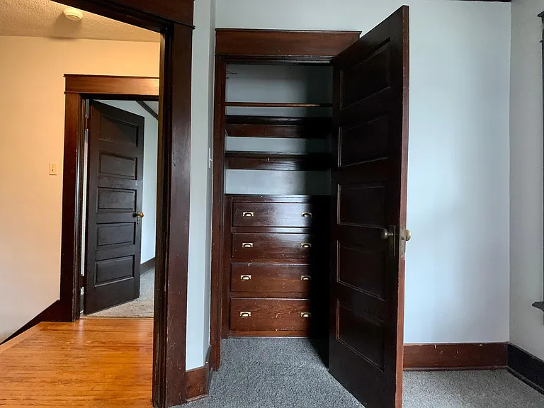1336 W Jefferson Blvd — Photo 15