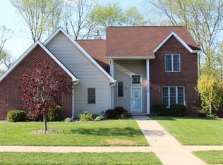 1128 Country Oak Dr, Ottawa, IL