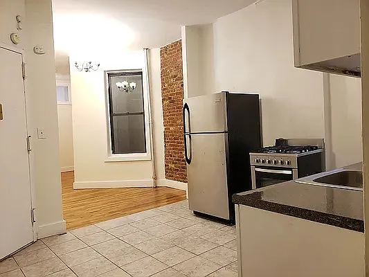 Rented by Signature Property Realty | media 26