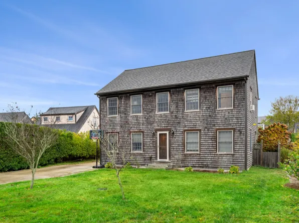 8 Essex Rd, Nantucket, MA 02554