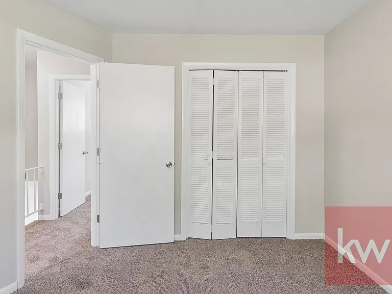 340 E Carters Valley Rd — Photo 16