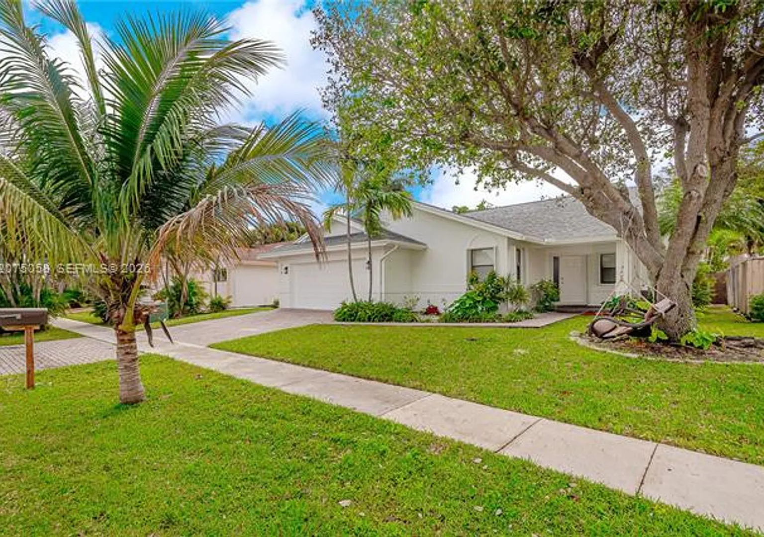 216 SE 9th St # 216, Dania Beach, FL 33004 — Photo 2