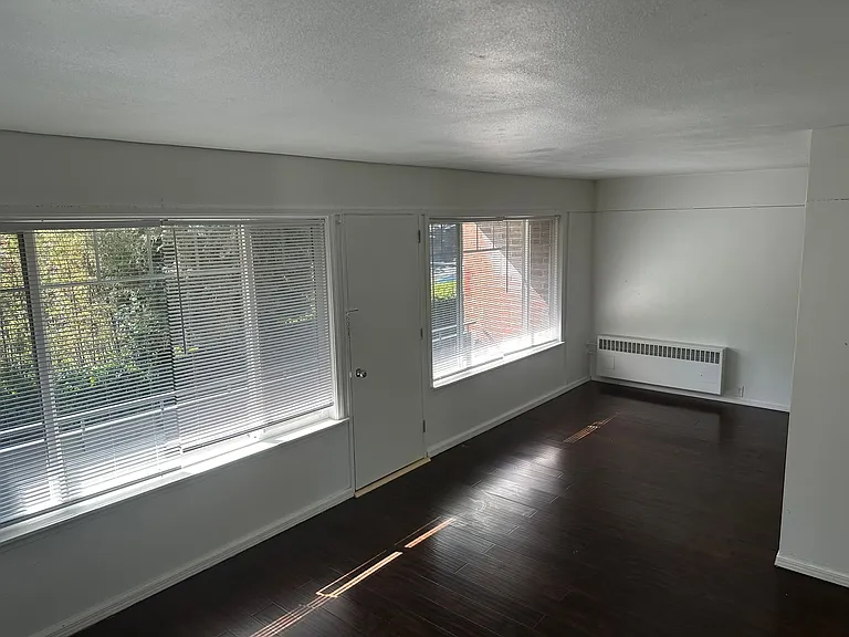 1717 E Jefferson St — Photo 15